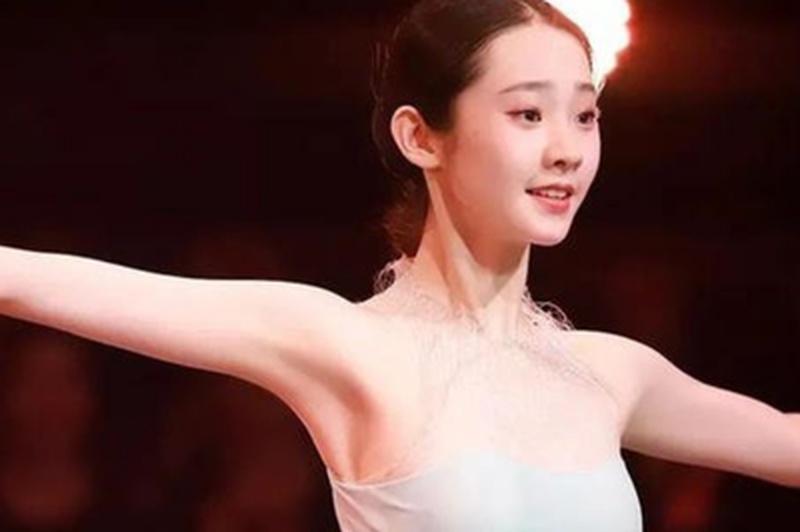 张艺凡